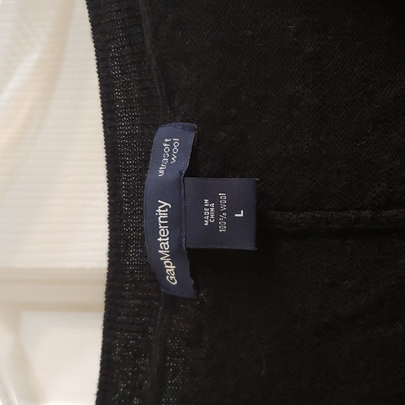 Black Gap maternity top - Picture 2 of 5